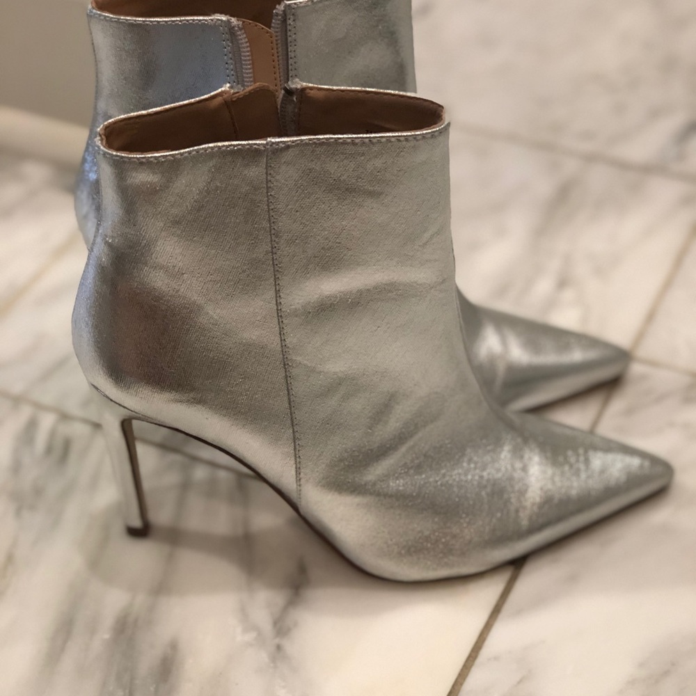 Never worn Zara silver boots